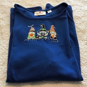 QF blue short sleeve top with embroidered Halloween gnomes (XL)